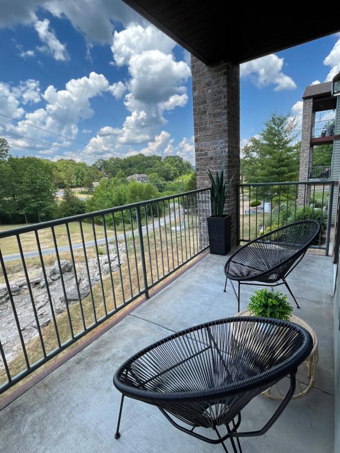 Appartement Couples Retreat Overlooking Golf Course