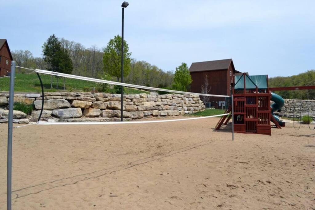Couples Retreat Overlooking Golf Course Appartement Branson West