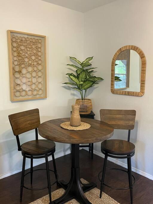 Couples Retreat Overlooking Golf Course Appartement