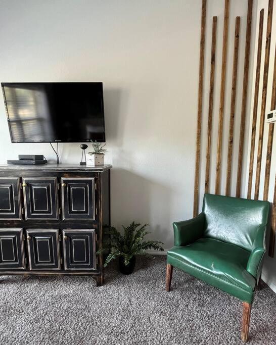 Couples Retreat Overlooking Golf Course