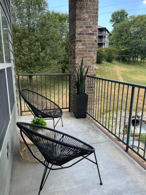 Couples Retreat Overlooking Golf Course * Branson West