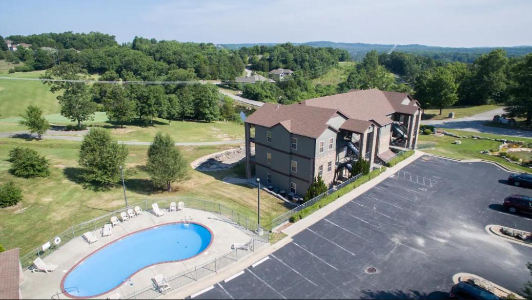 Couples Retreat Overlooking Golf Course Appartement Branson West