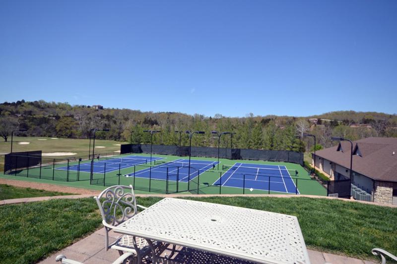 Couples Retreat Overlooking Golf Course *